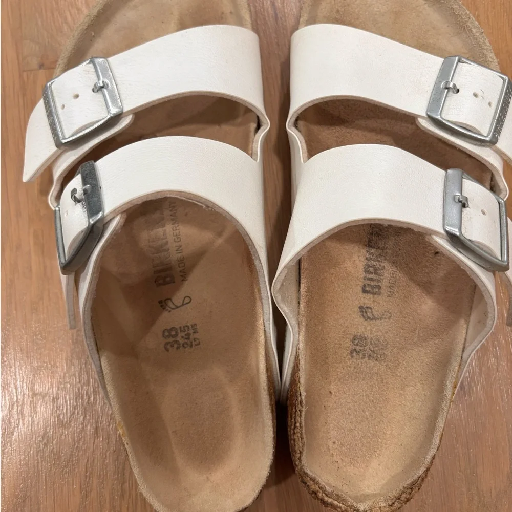 Birkenstock Women's White Arizona Buckle Sandals - Picture 1 of 3